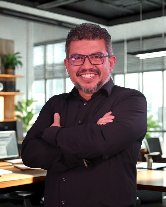 Holman Alvarez Coach
