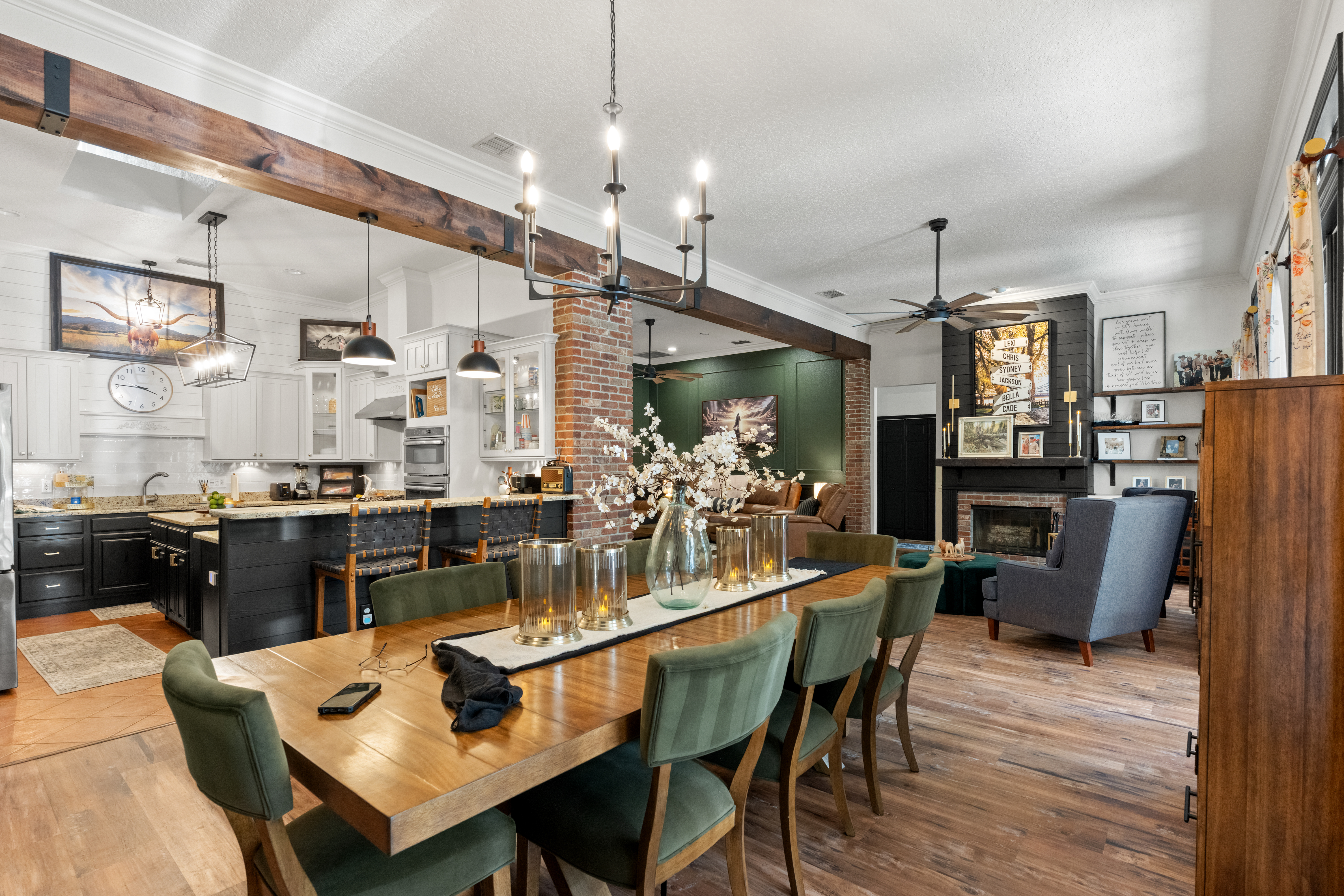 Artfully updated farmhouse kitchen