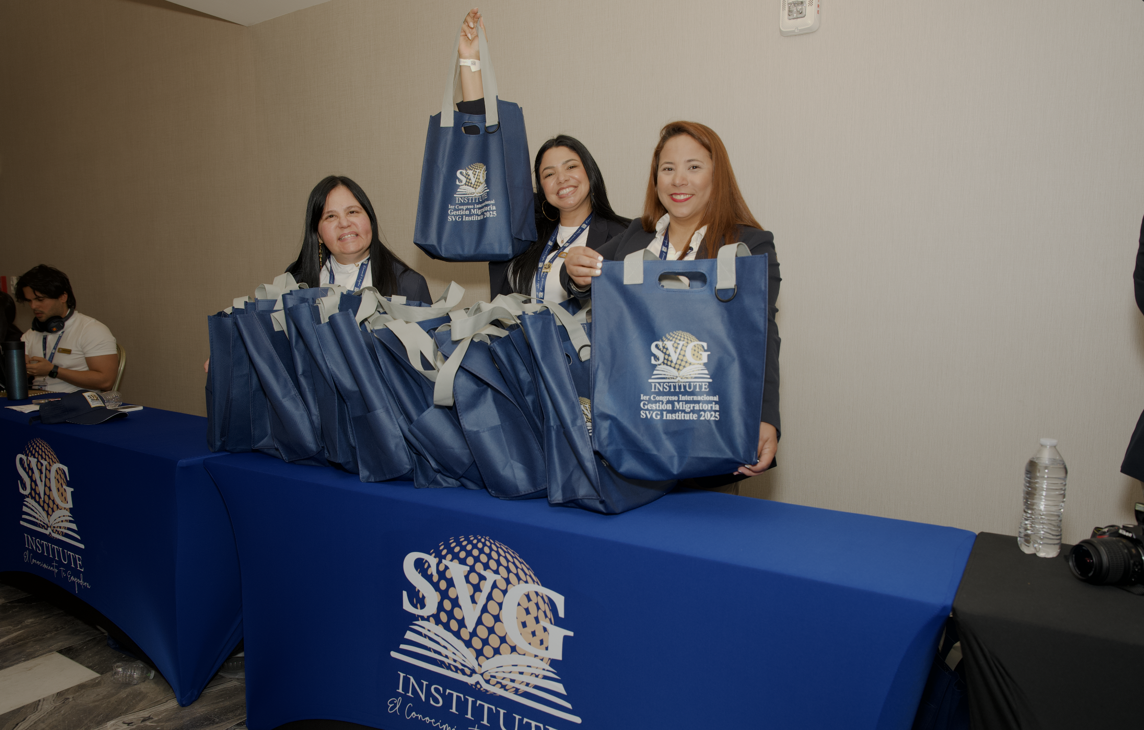 Participantes compartiendo durante el evento
