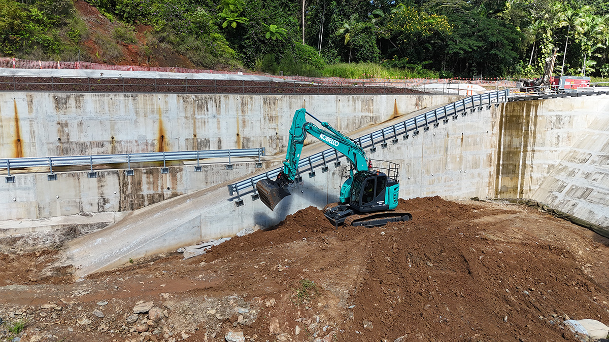 Kuranda Weir Excavator