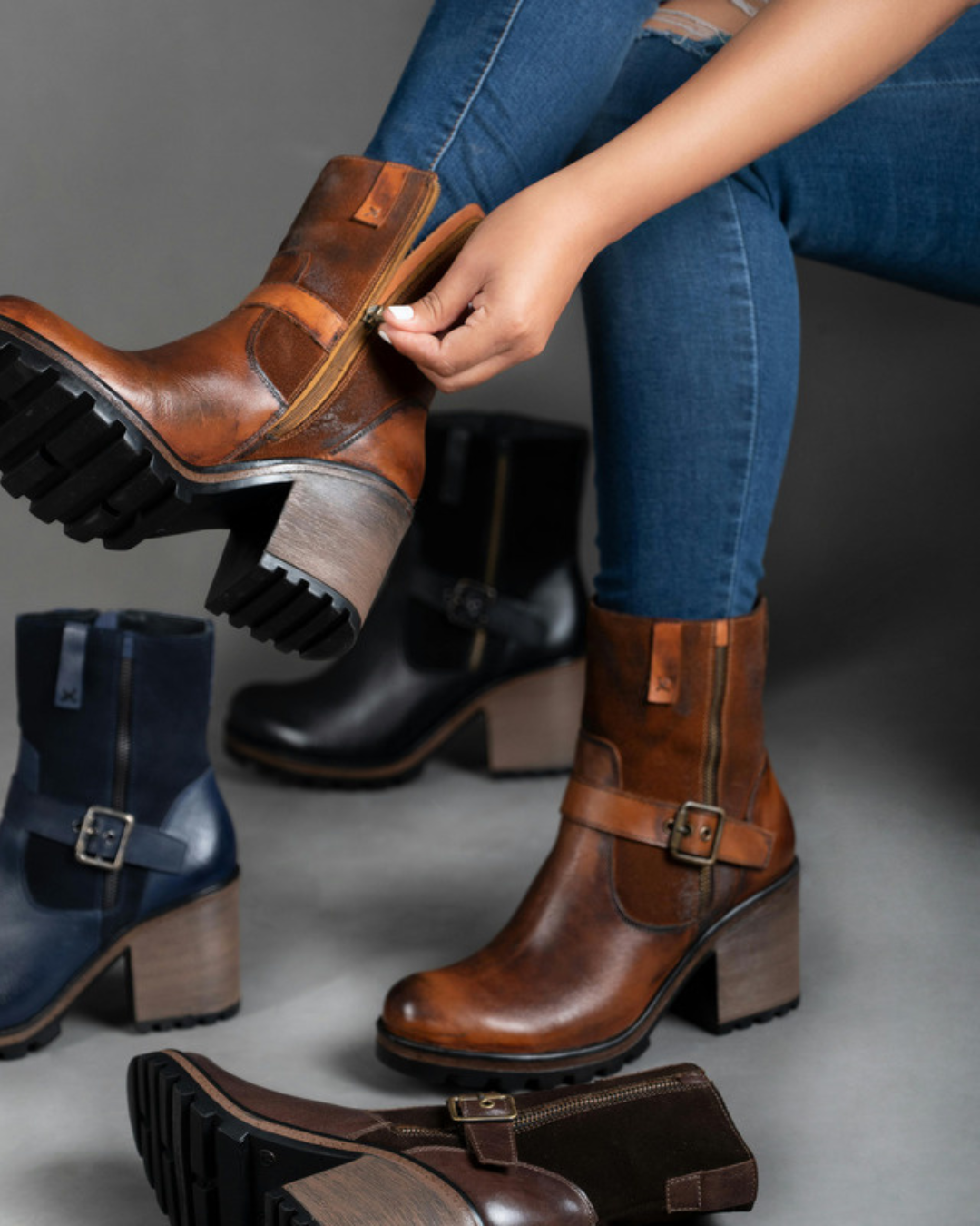 Femme qui attache ses bottes