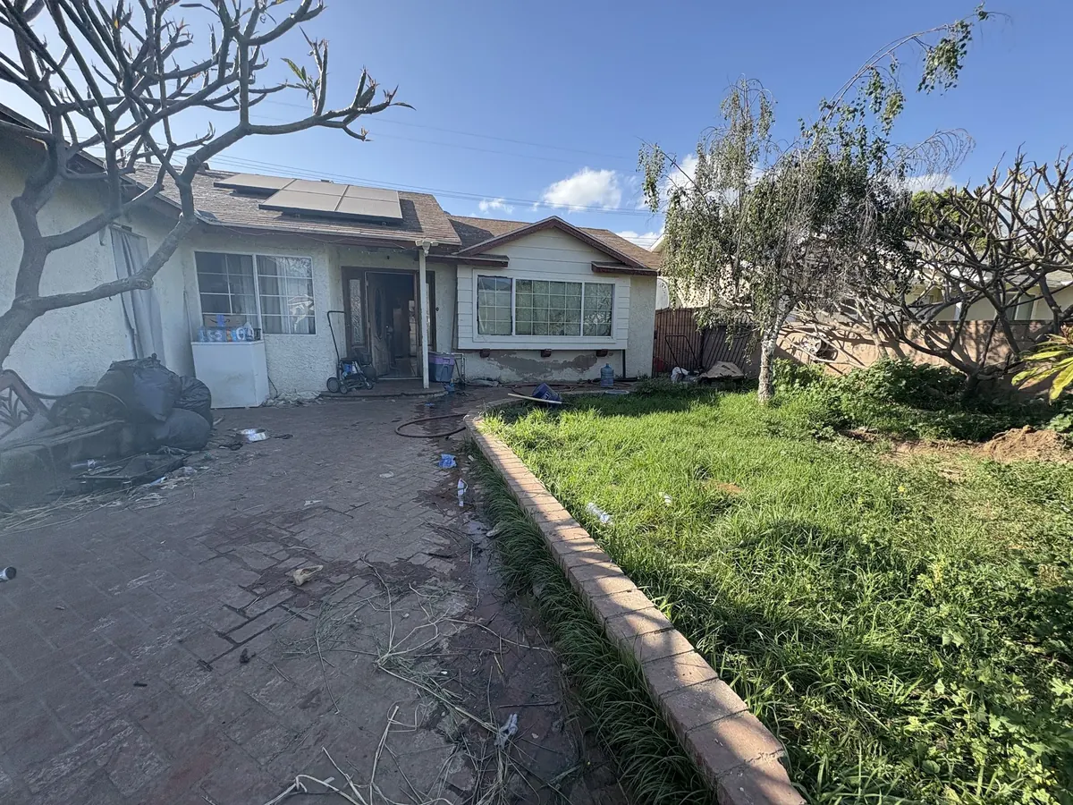 Probate home in Santa Paula, before