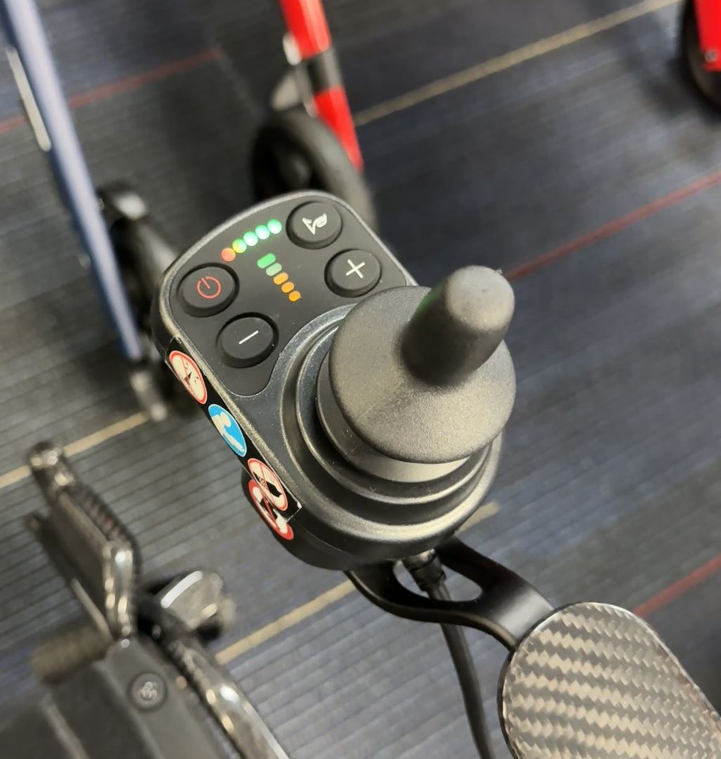 The Cricket LT Carbon joystick controller powered on
