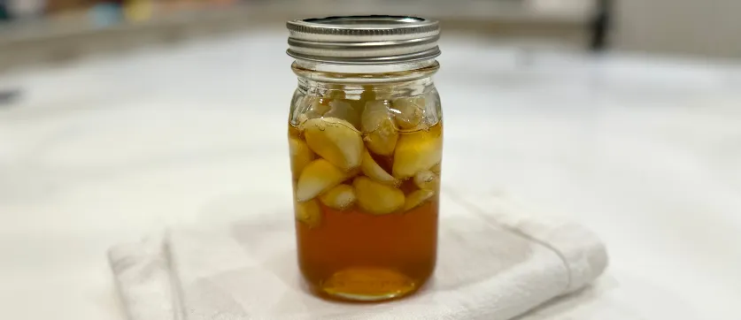 чесън в мед