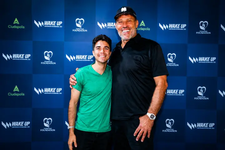 Gabriel con Tony Robbins