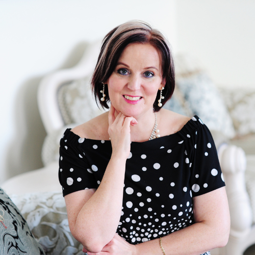 Portrait of Amy K. Thomson, host of Transforming Legacies™