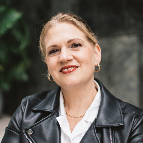 Kari Clewett - Fundadora y Terapeuta Principal