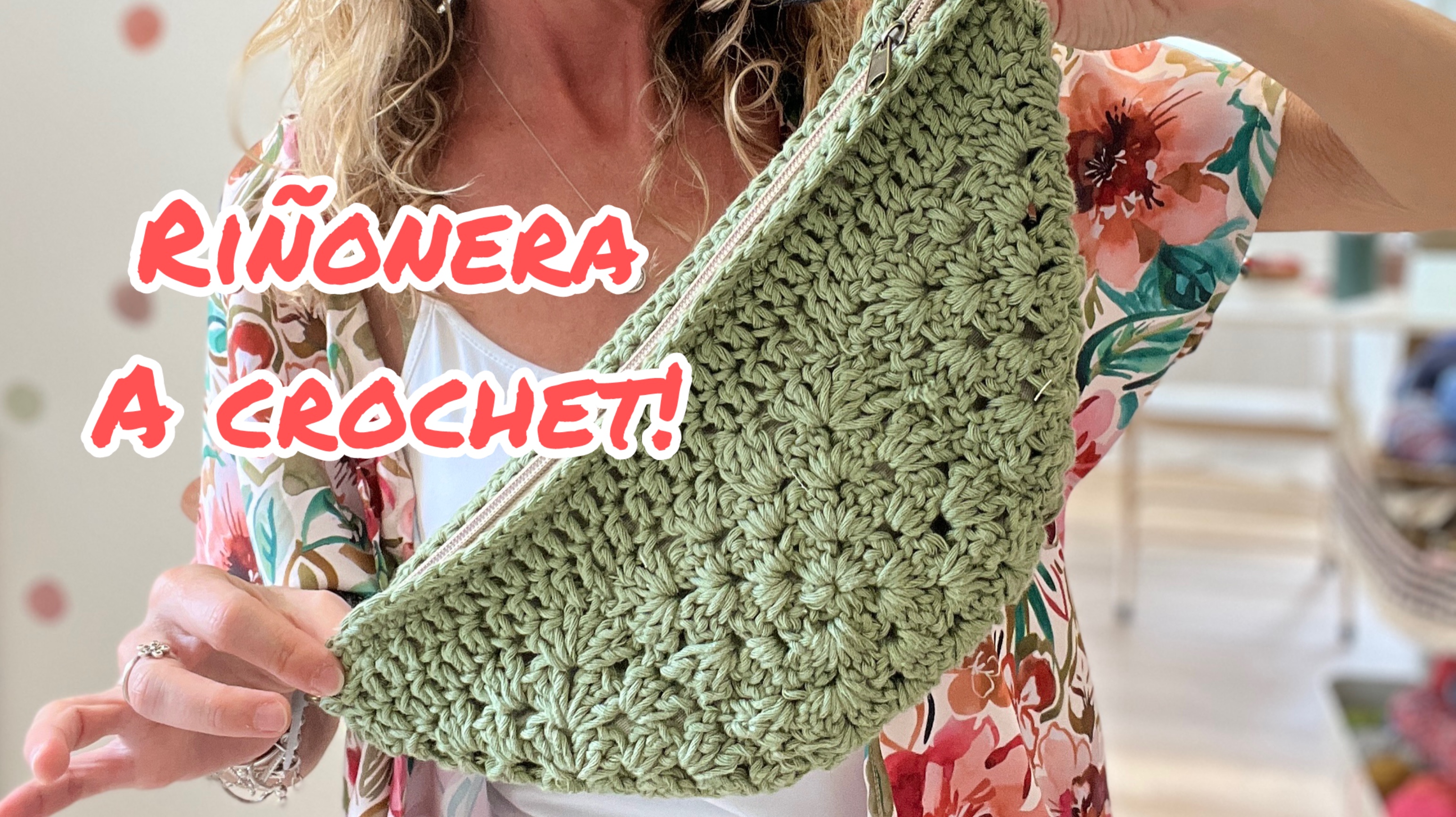 Riñonera de crochet en verde salvia