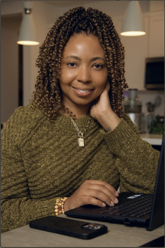Carina, founder of The Sunshine Brand System