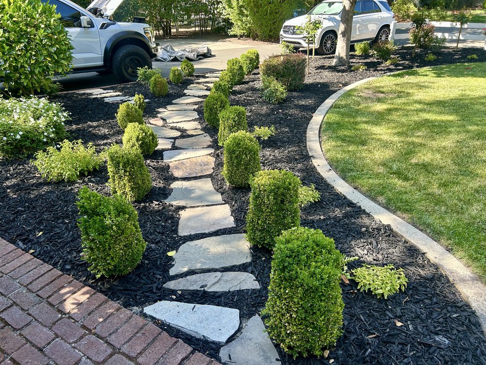 Fine garden maintenance by Golden Poppy Luxe