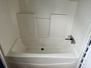 {{ custom_values.service_4 }} in {{custom_values.area_7})