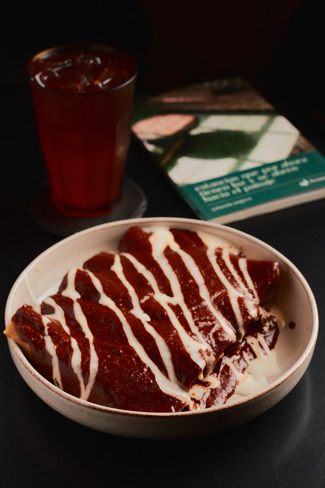 Tortillas bañadas en salsa con crema