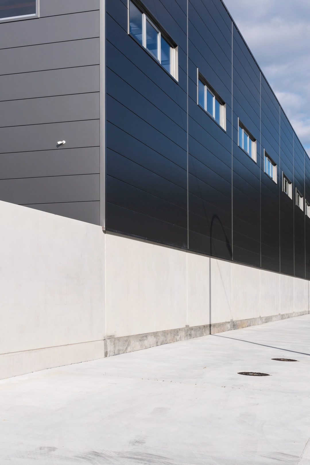 clean facade commercial pressure washing in Punta Gorda