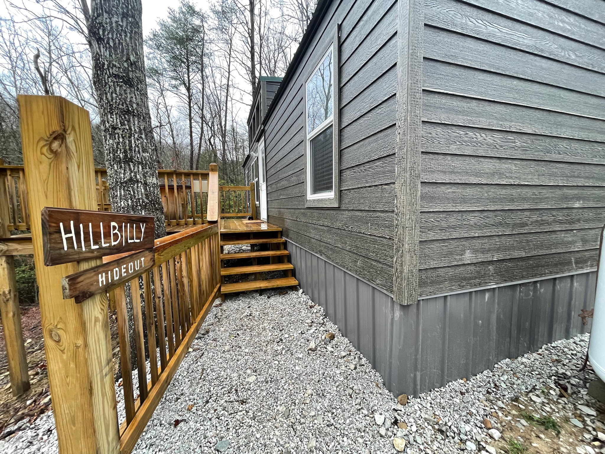 Hillbilly Hideout vacation cabin at Royal Blue