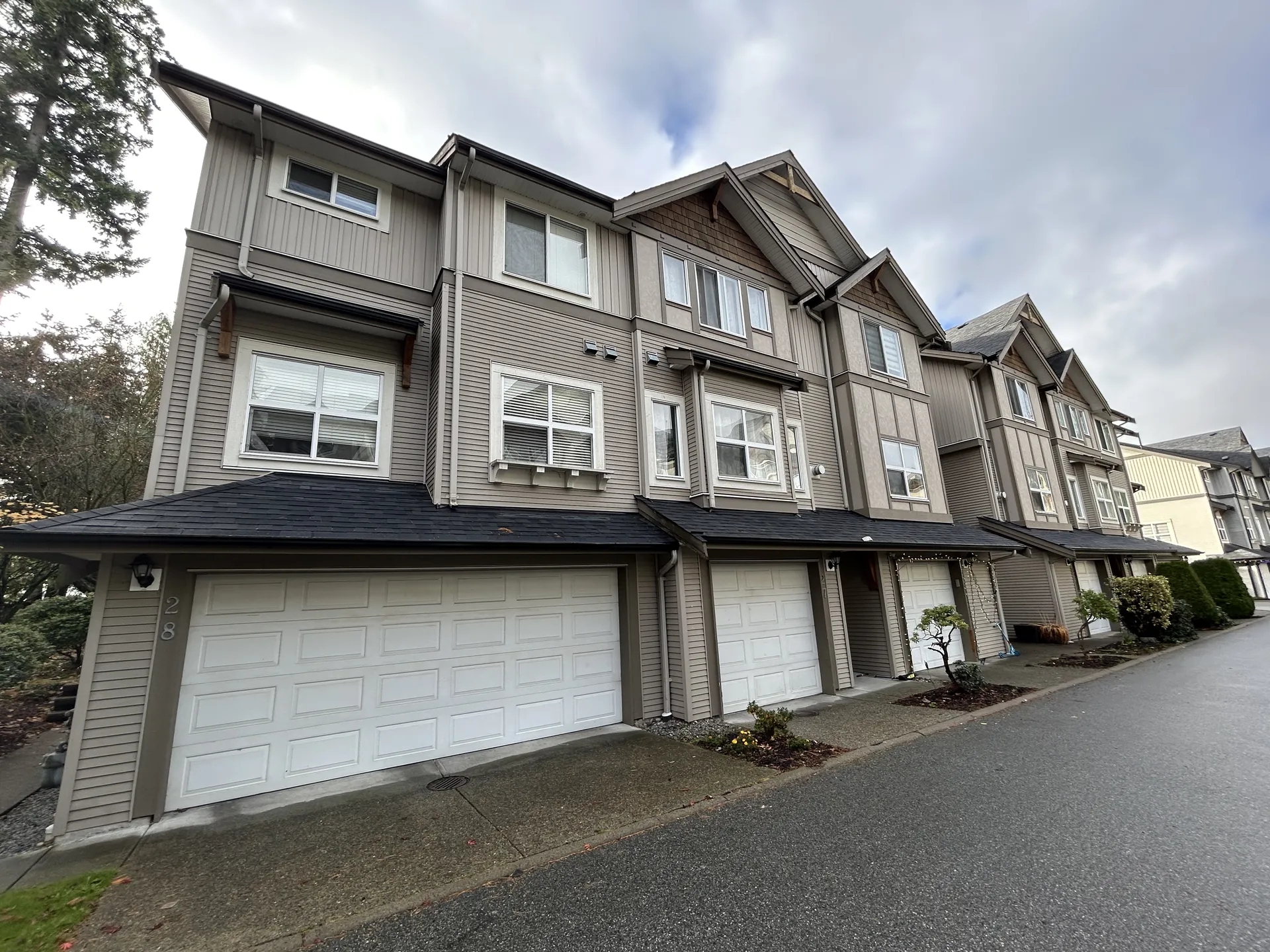 Full roof installation across the Fraser Valley, BC
