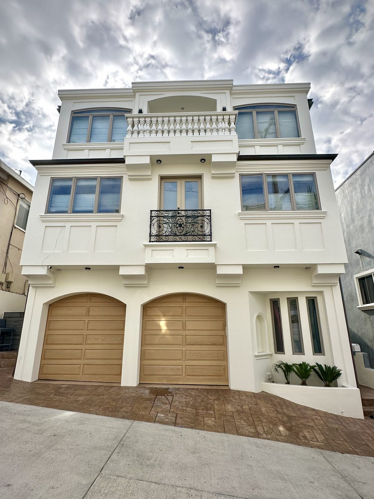 Completed exterior repaint, Manhattan Beach