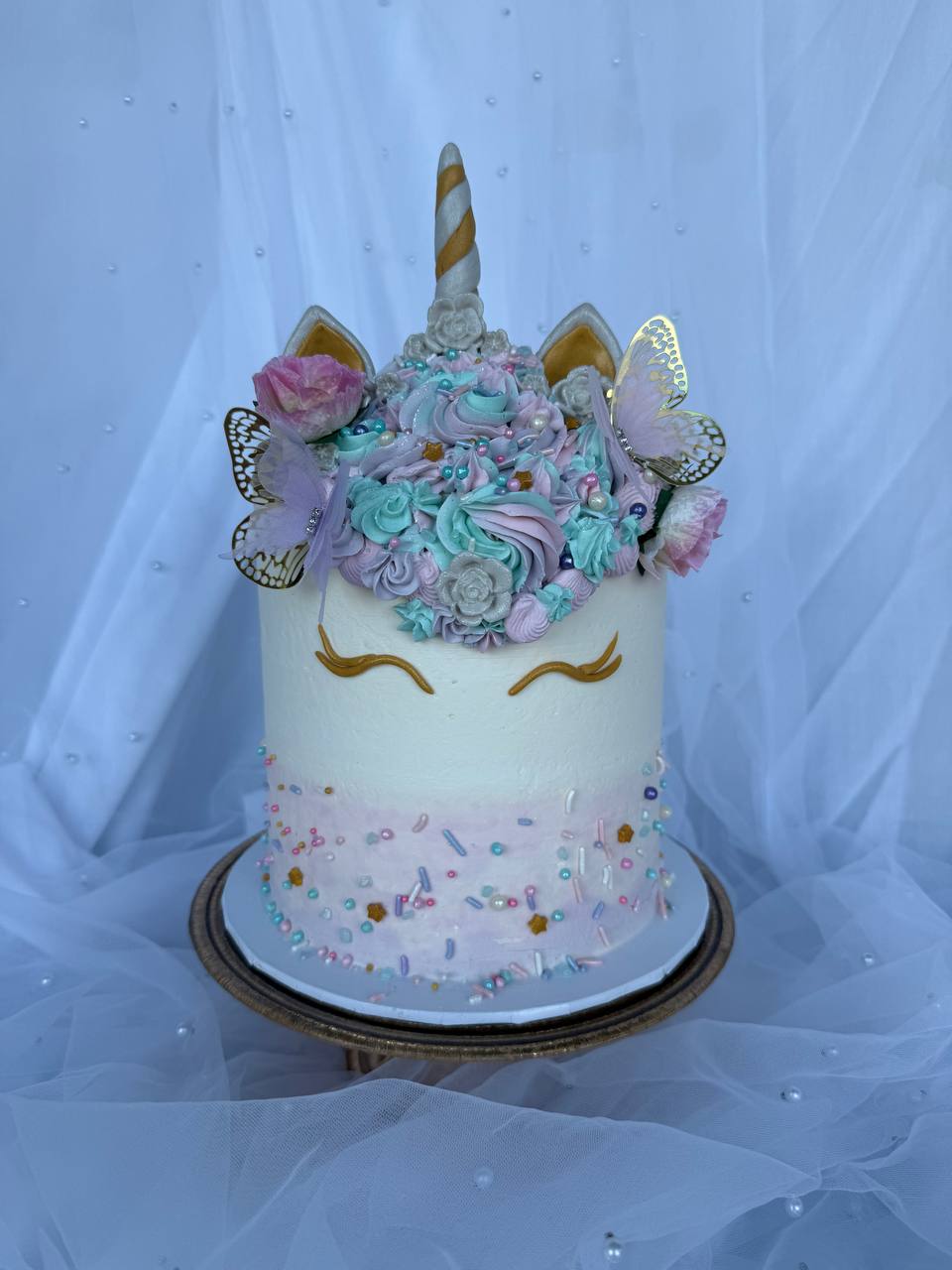 Elegant custom cake design Vancouver