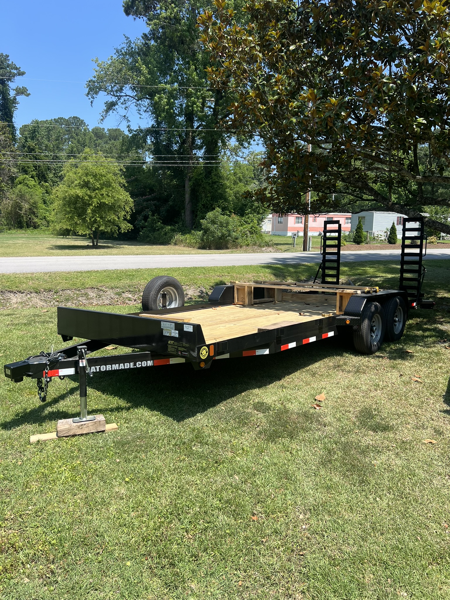 Equipment trailer rental for tractors and skid steers in New Bern, NC