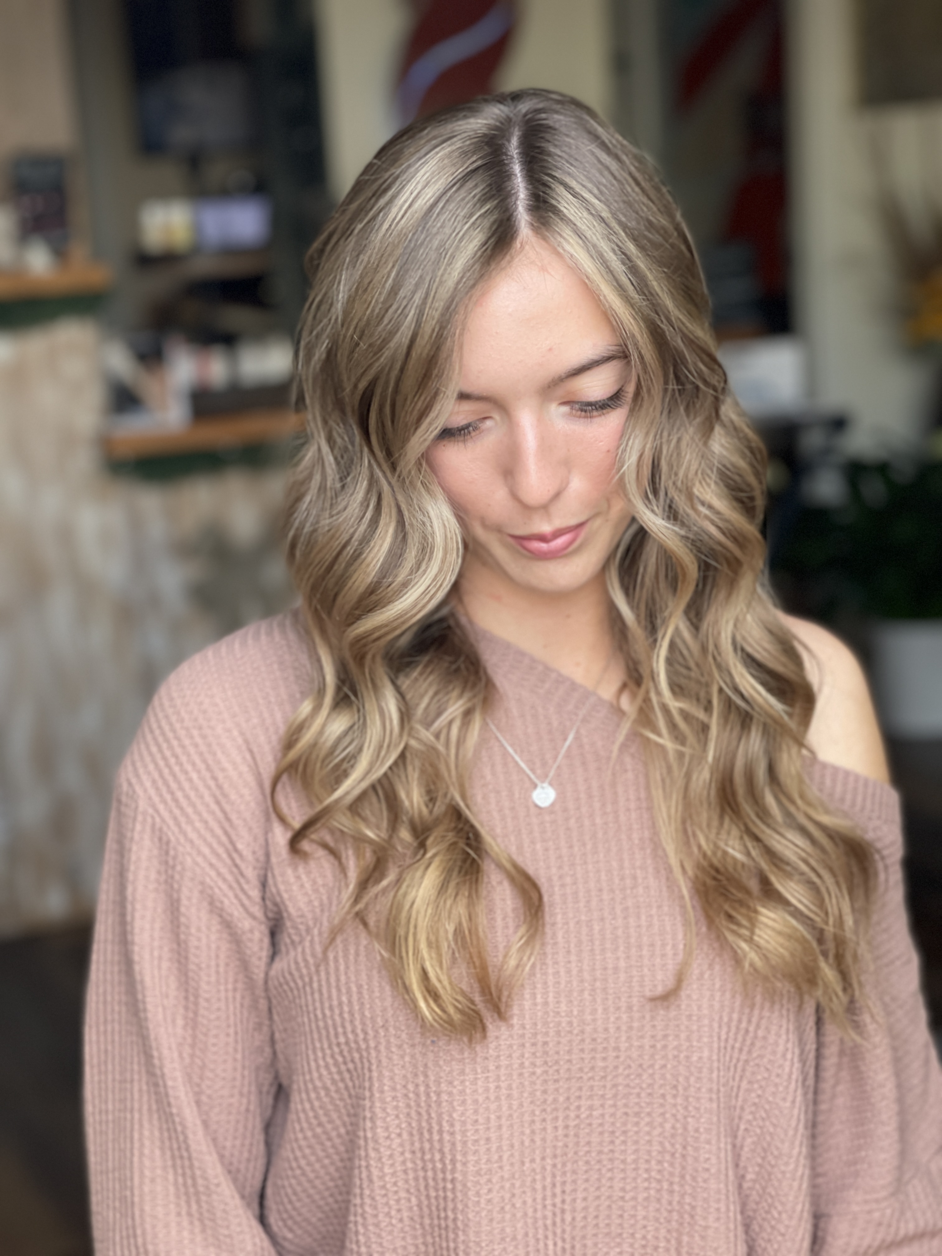 Glossy, frizz-free blowout result in Orlando