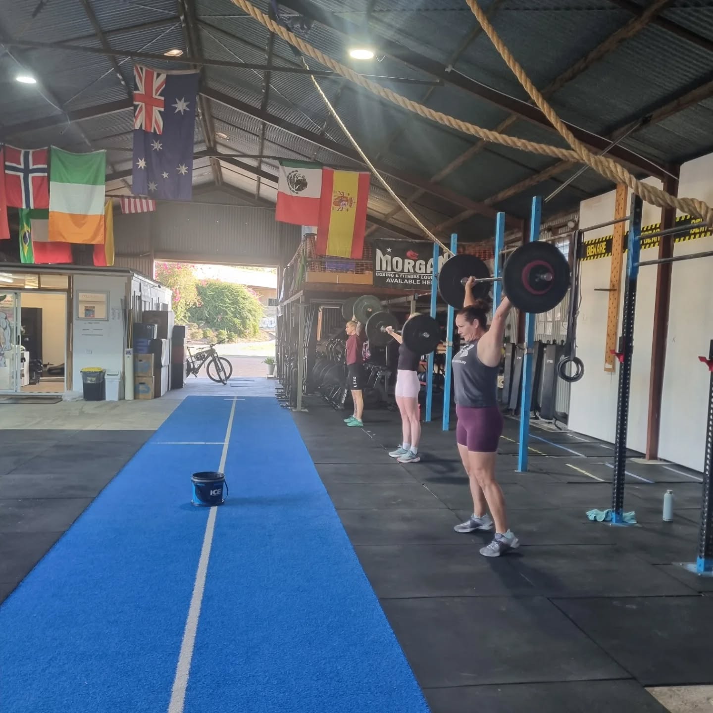 Lifting session at Dropbear Fitness