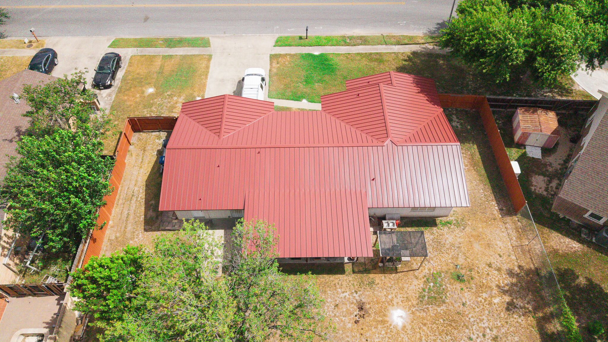 Standing seam metal roof installed by Trace Roofing & Construction in McAllen TX