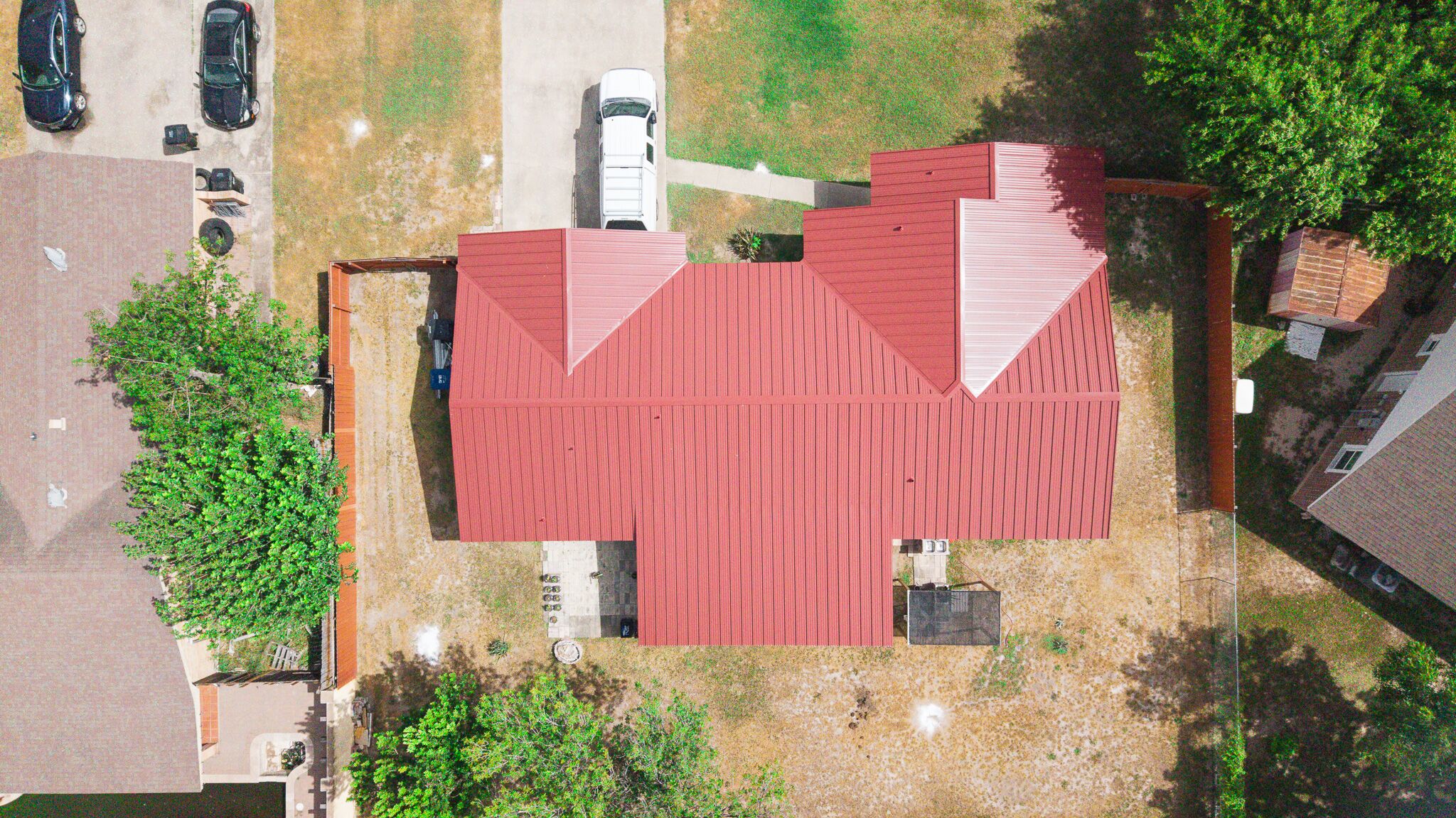 Standing seam metal roof installed by Trace Roofing & Construction in McAllen TX
