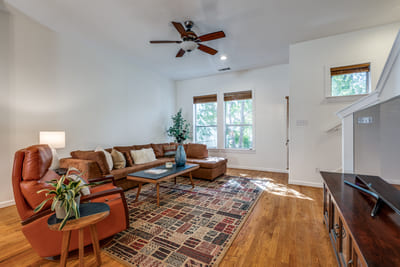 {{ custom_values.service_2 }} in {{custom_values.area_4})