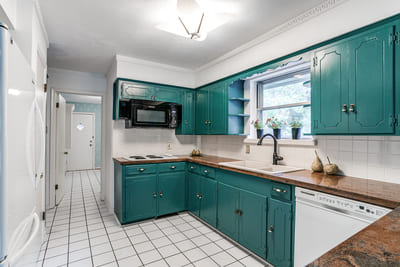 {{ custom_values.service_4 }} in {{custom_values.area_4})