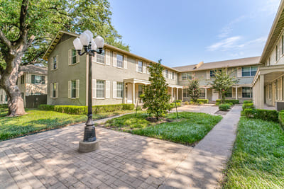 {{ custom_values.service_1 }} in {{custom_values.area_4})