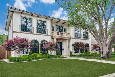 {{ custom_values.service_4 }} in {{custom_values.area_4})