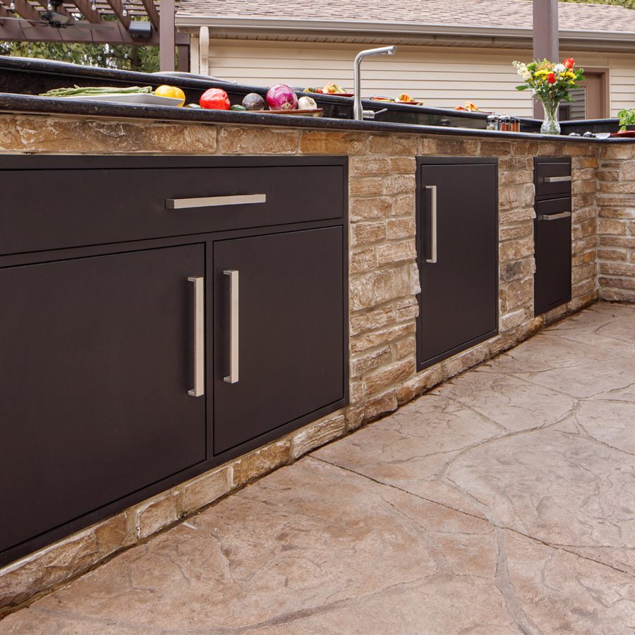 Outdoor Kitchen