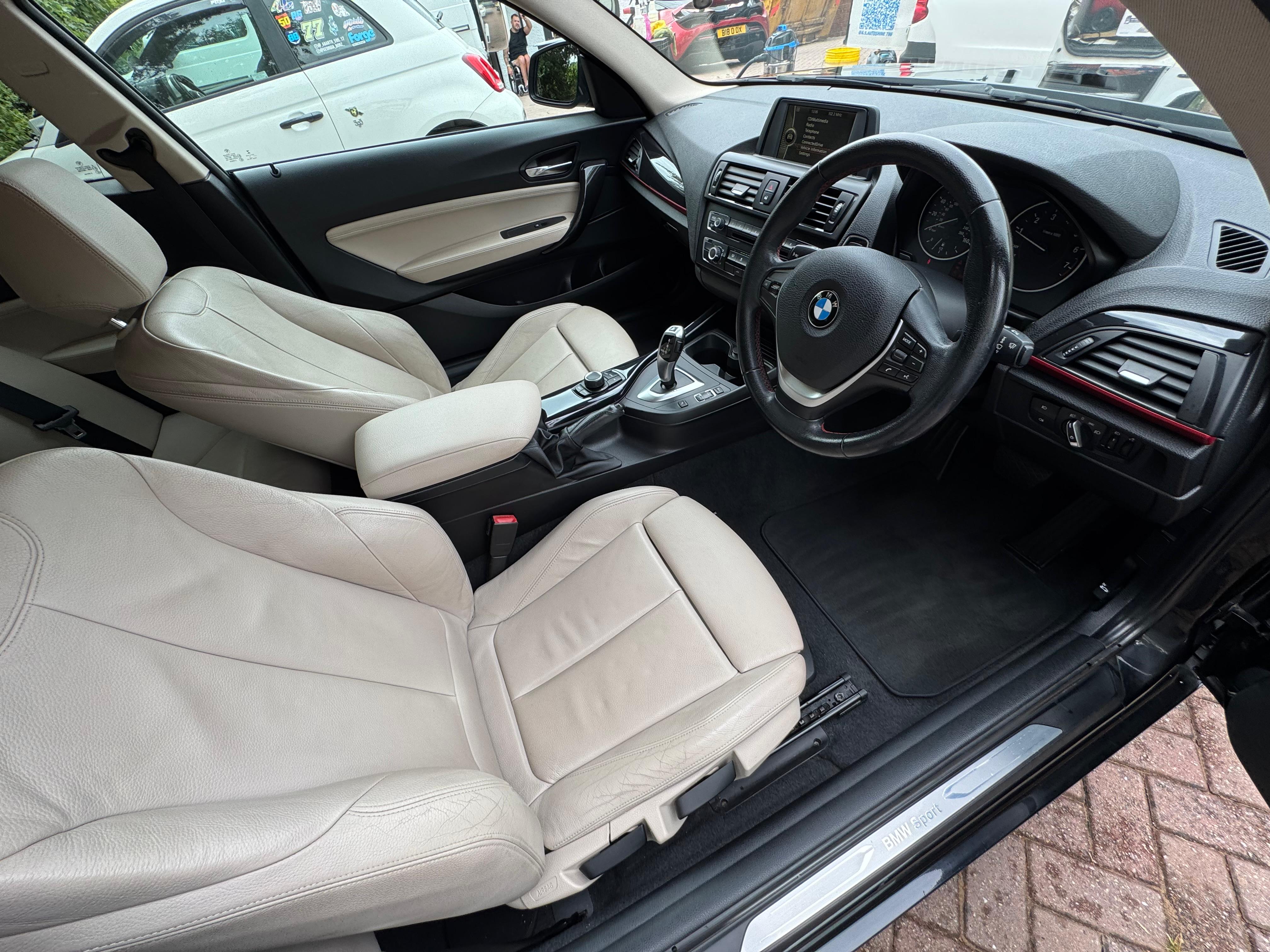 BMW 116i Sport photo 13