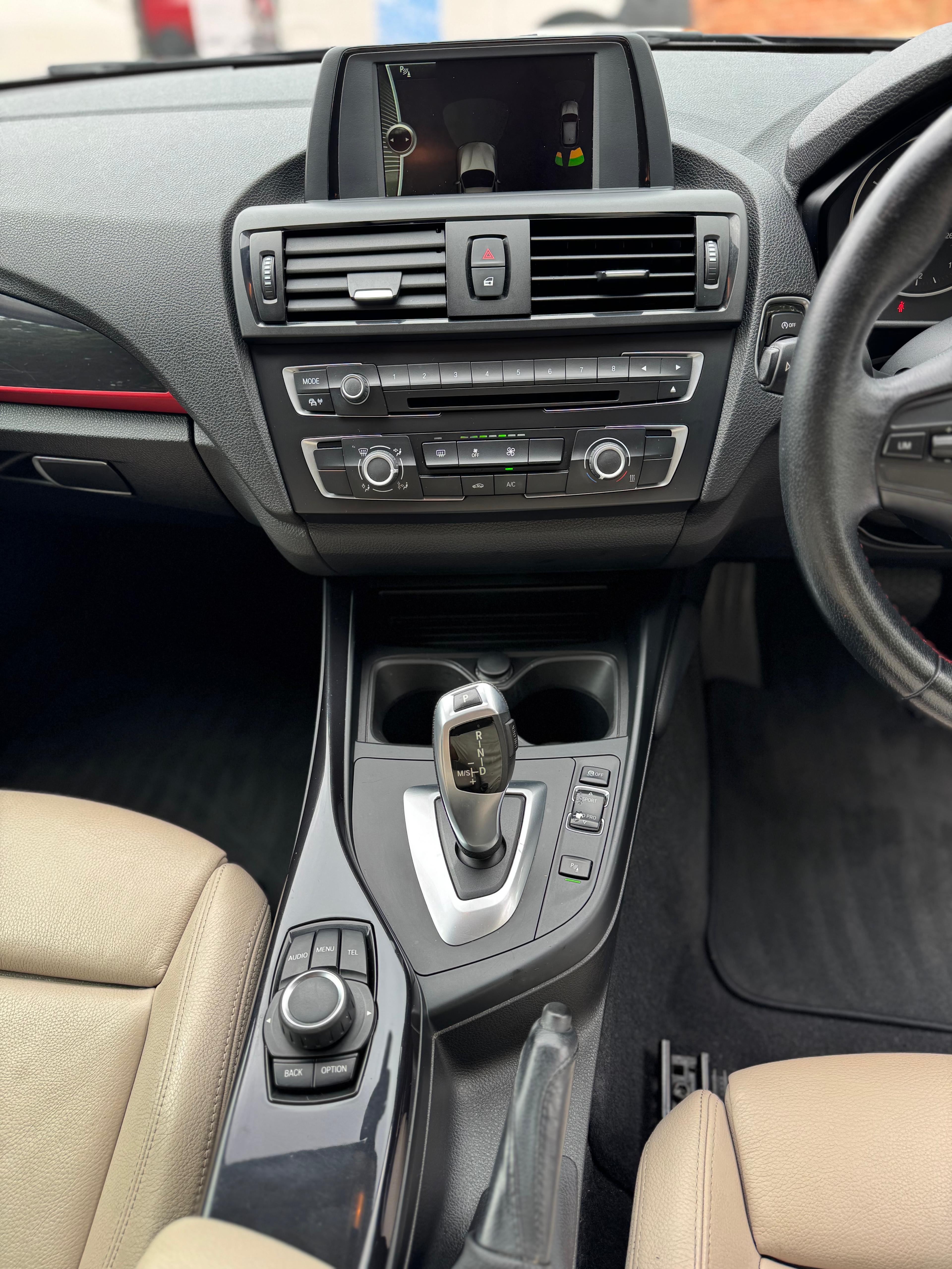 BMW 116i Sport photo 9