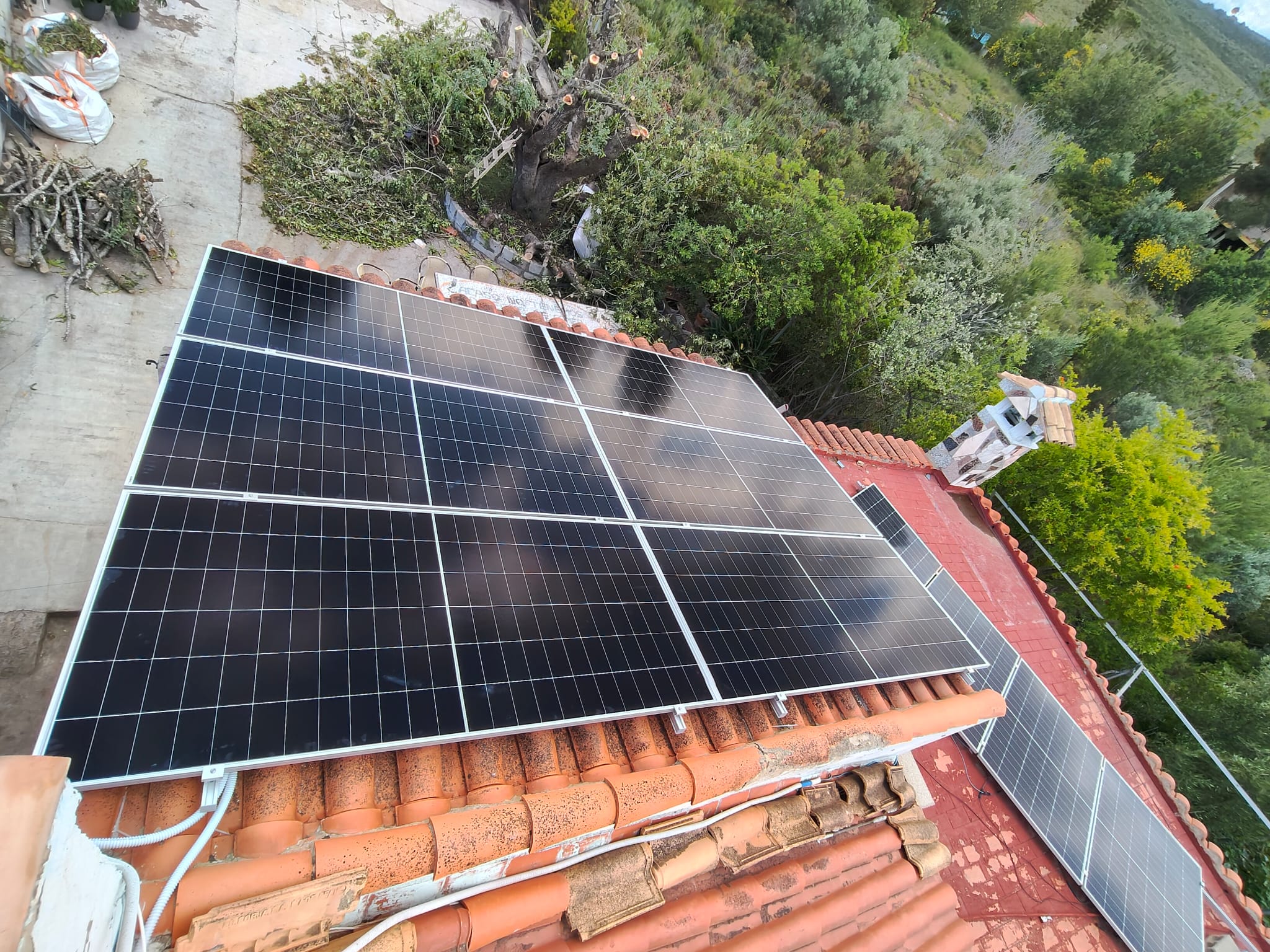 Paneles solares sobre tejado