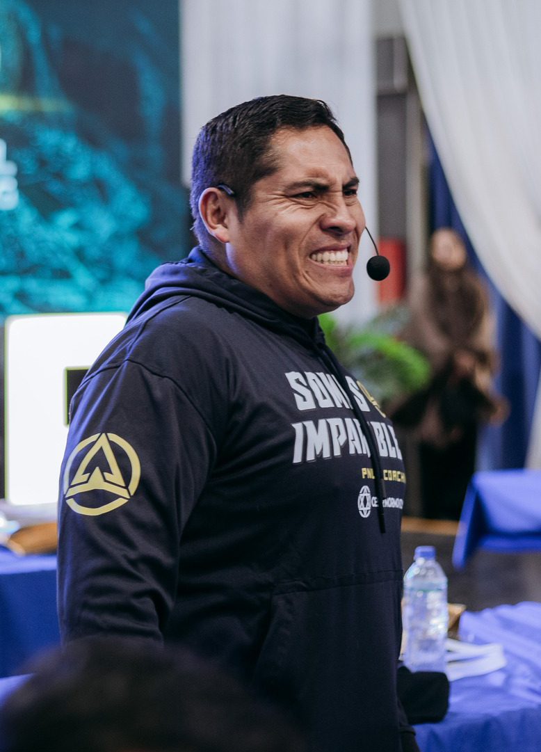 César Mormontoy, psicoterapeuta y creador del Método Somos Imparables