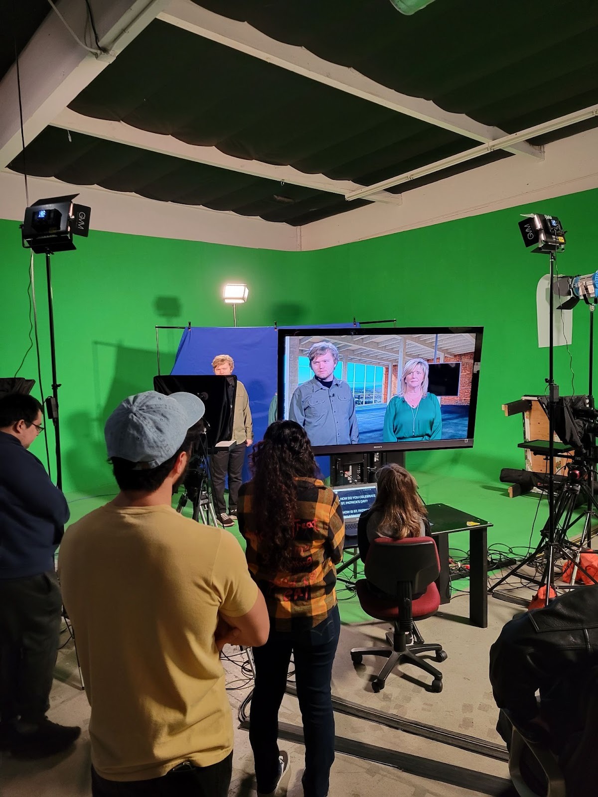 Students participating in a community arts class at JDS Creative Academy Students participating in a community arts class at JDS Creative Academy