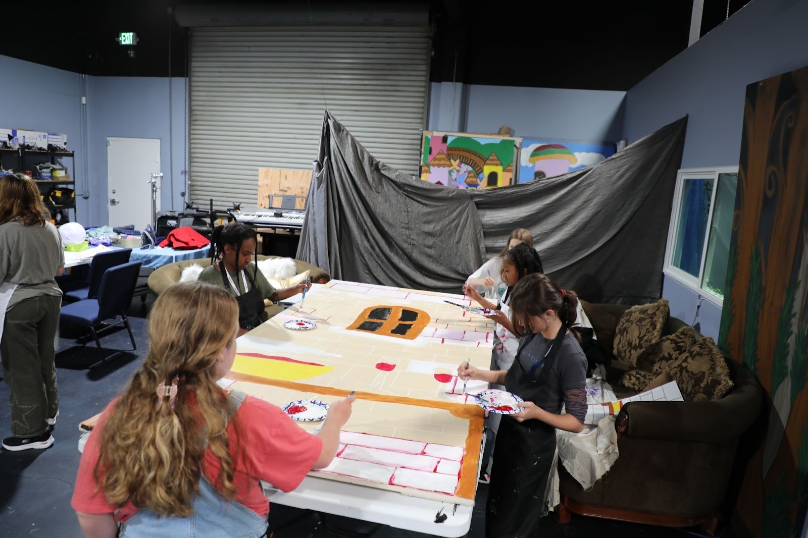 Students participating in a community arts class at JDS Creative Academy Students participating in a community arts class at JDS Creative Academy