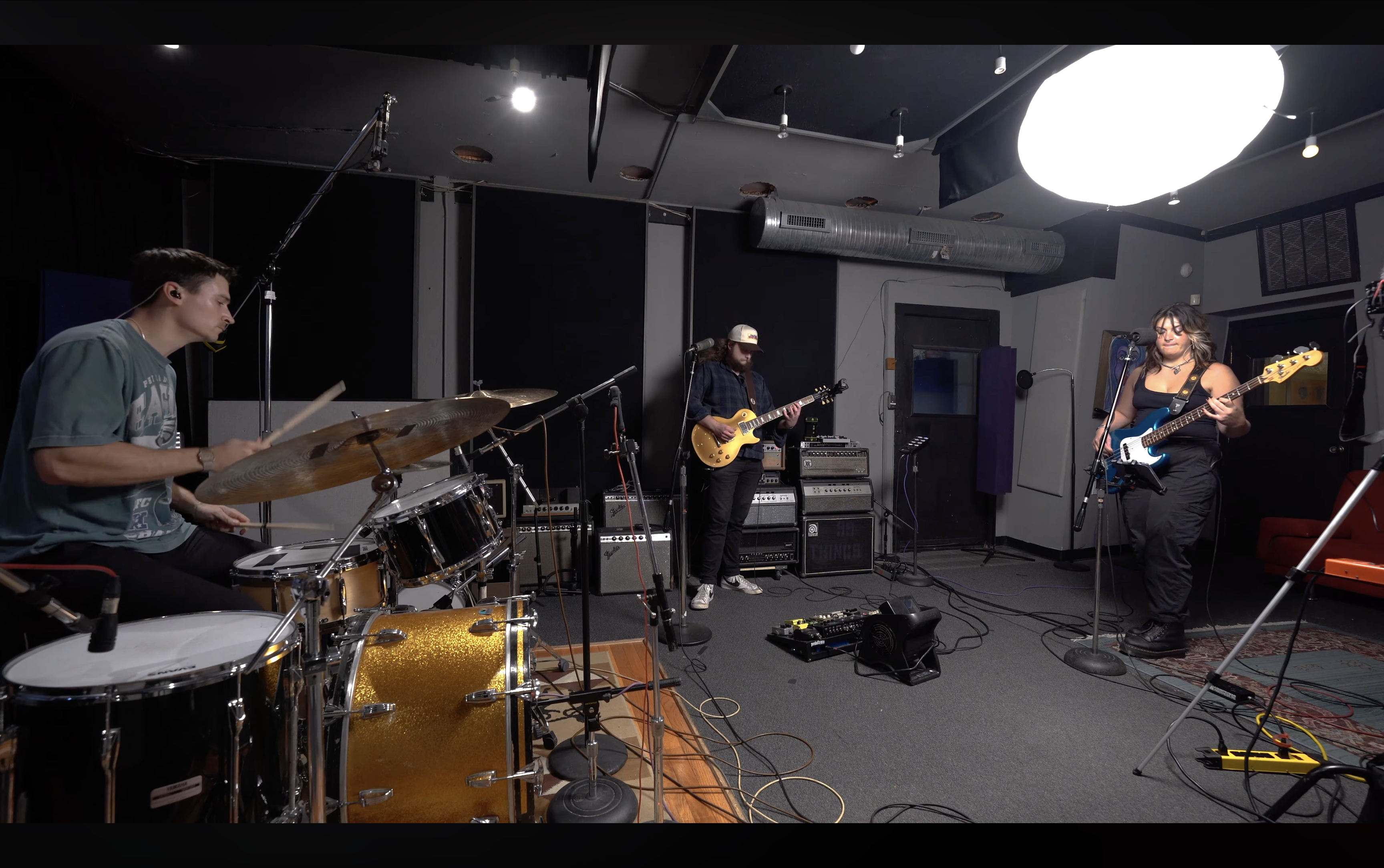 Sam & Illia Band Live Performance