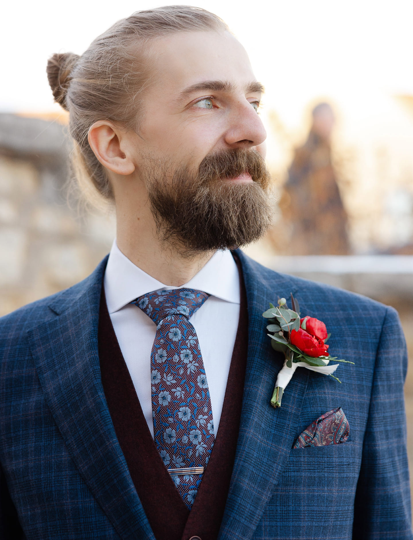 Groom in blue plaid