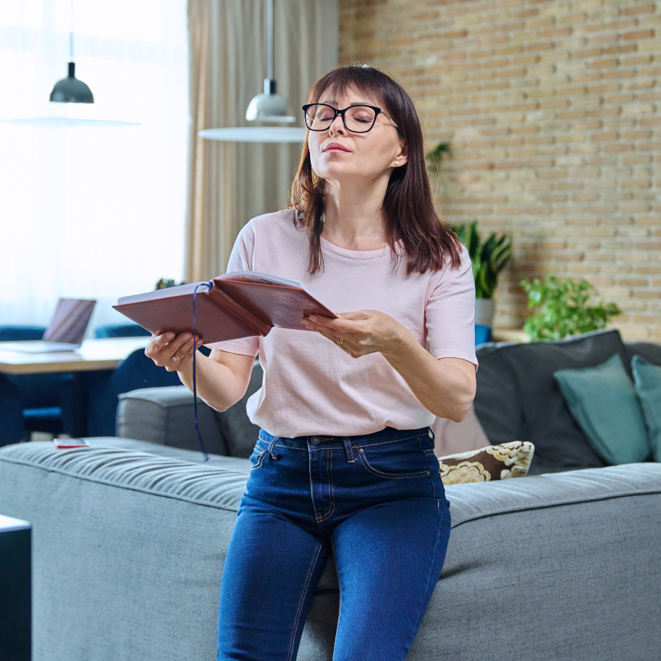 What Are the First Signs of Perimenopause? 10 Early Symptoms Women Shouldn’t Ignore