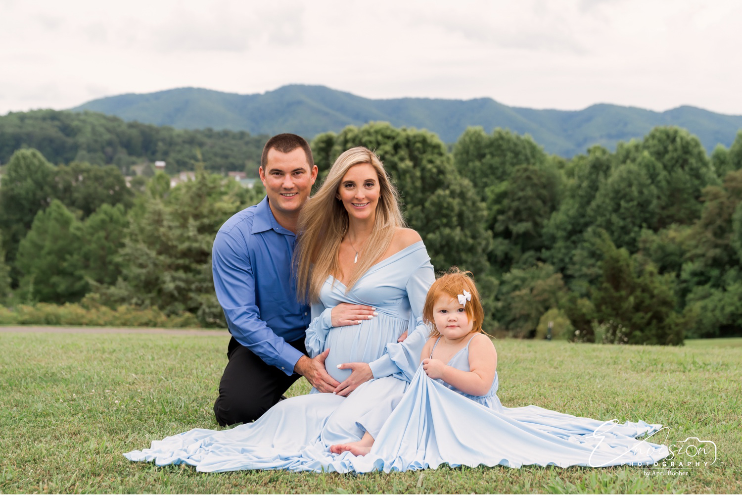Parents-to-be photographed together in Johnson City, Tennessee
