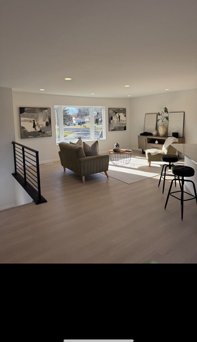 Living room photo 11