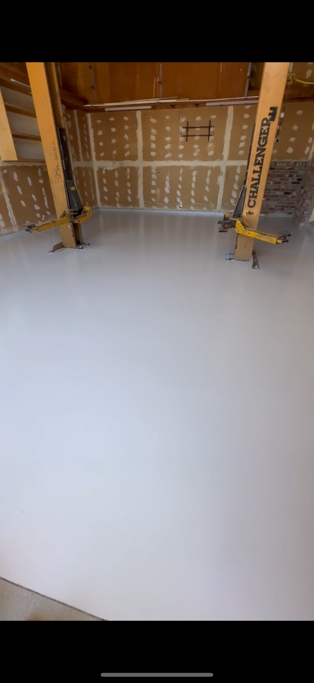 Solid color epoxy floor project