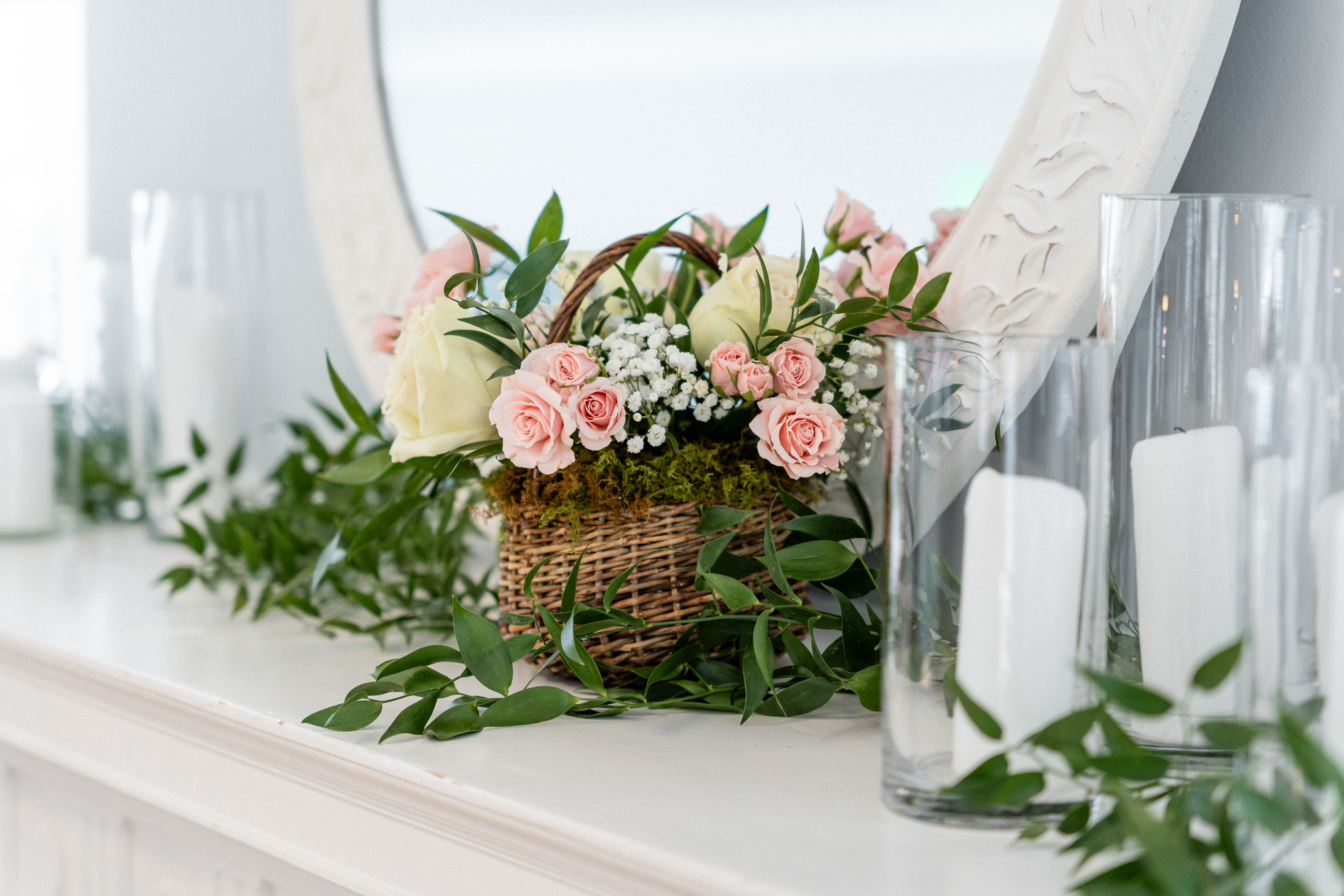 wedding floral arrangement at bent oaks manor