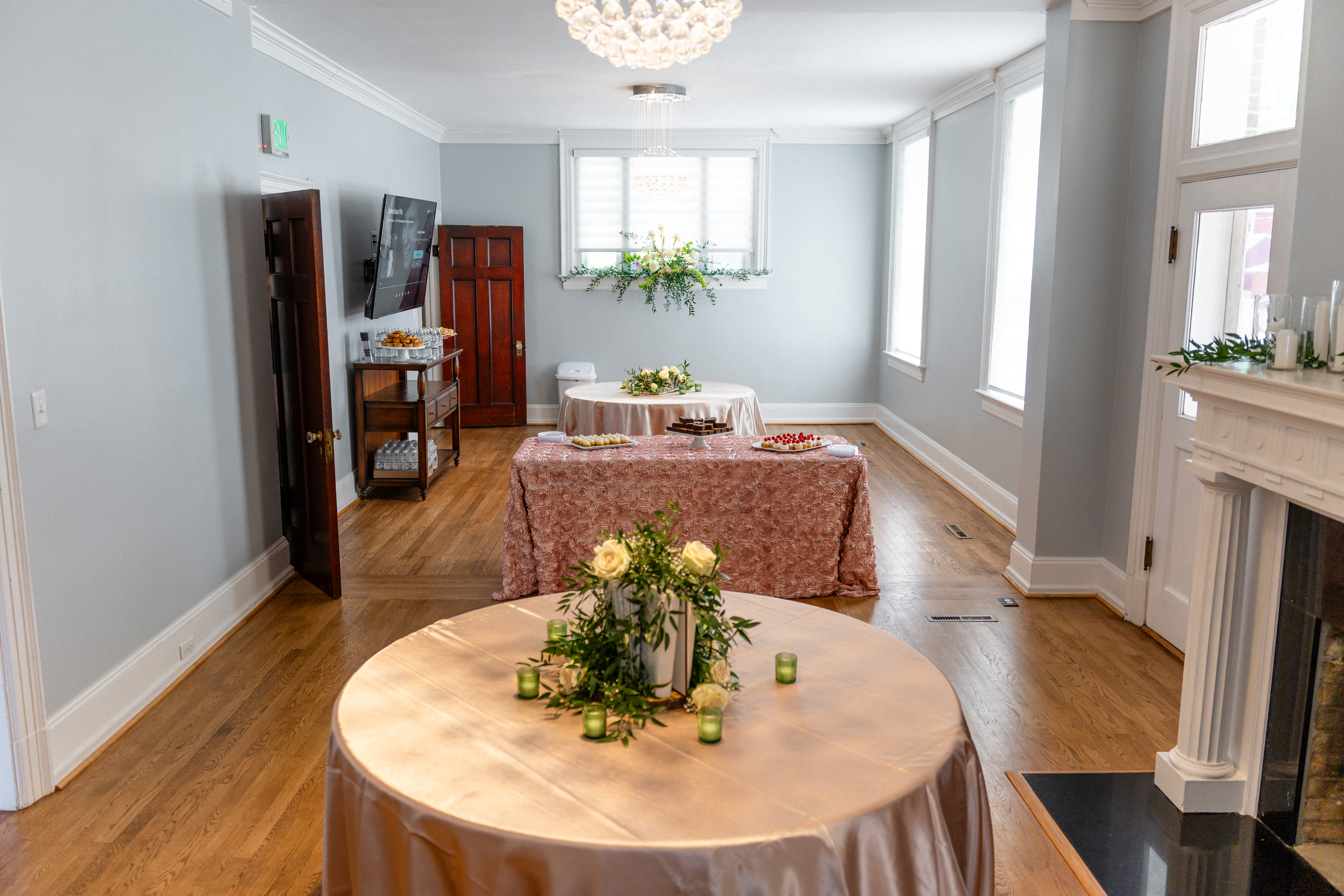 Ballroom with decor in Bent Oaks Manor