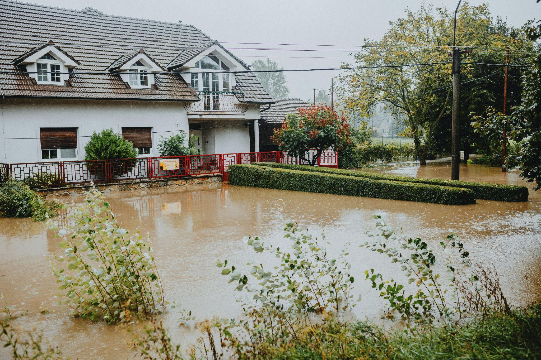 Water Damage in San Bernardino? Here’s What You Should Do in the First 24 Hours