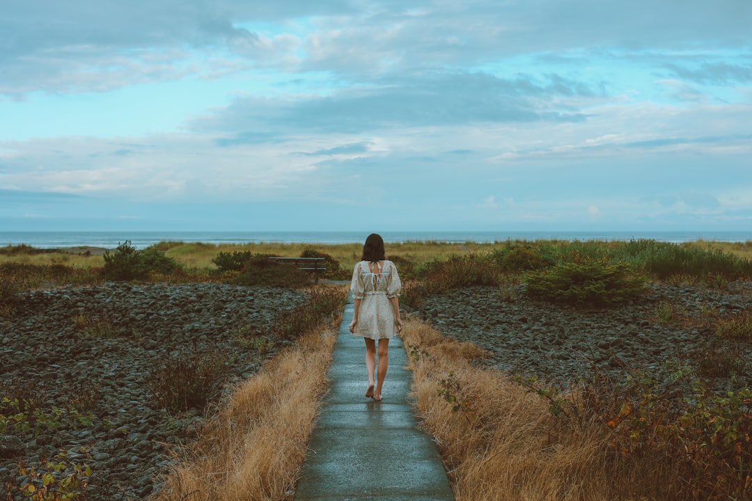 Path representing recovery from trauma through EMDR therapy