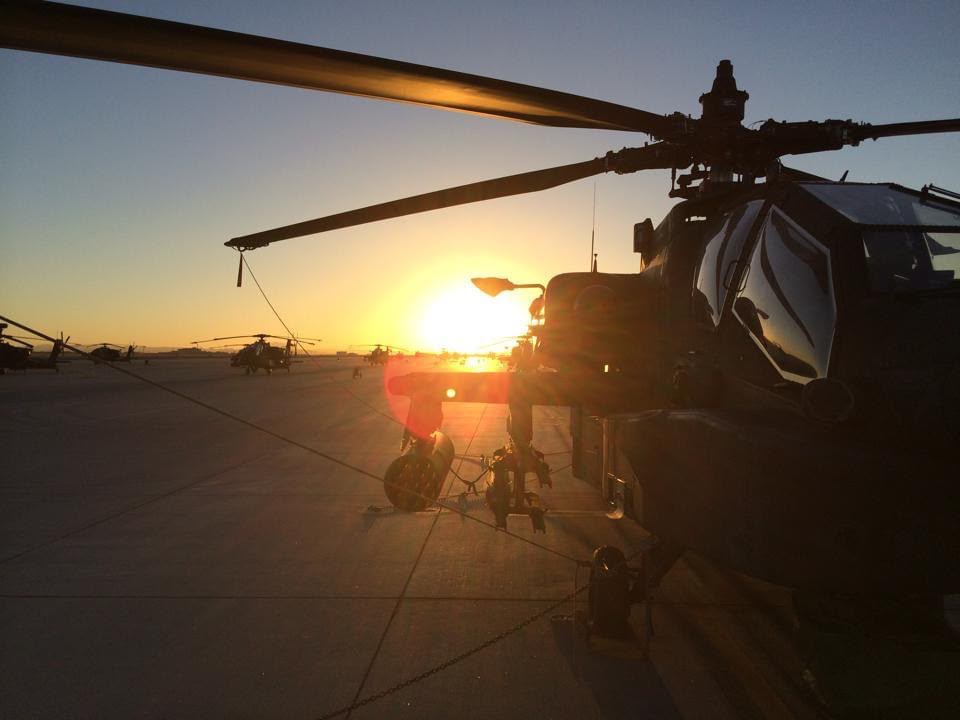Helicóptero al atardecer, archivo personal de Dennis