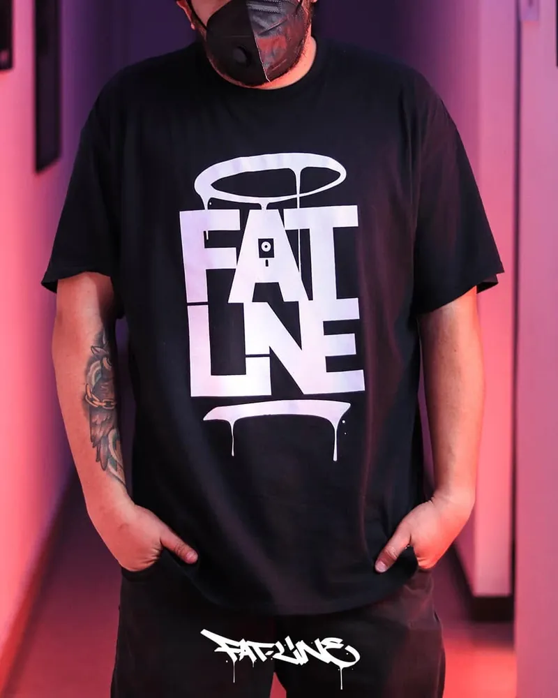 Playera oficial Fat Line edición negra