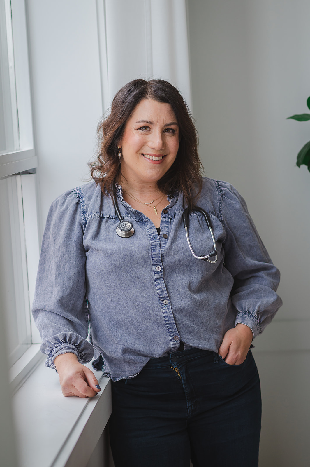 Dr. Laura Brass, Functional Medicine and Naturopathic Doctor, in her practice